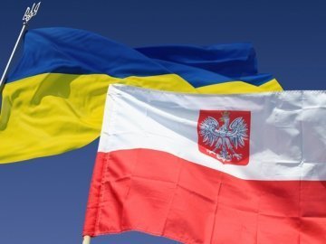 Поляки агітують європейців скасувати візи для українців