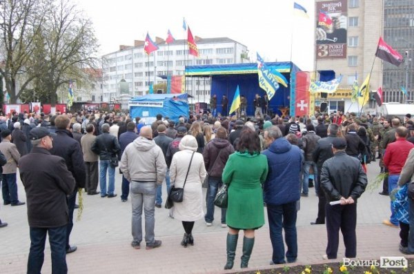 У Луцьку – святкове віче. ФОТО