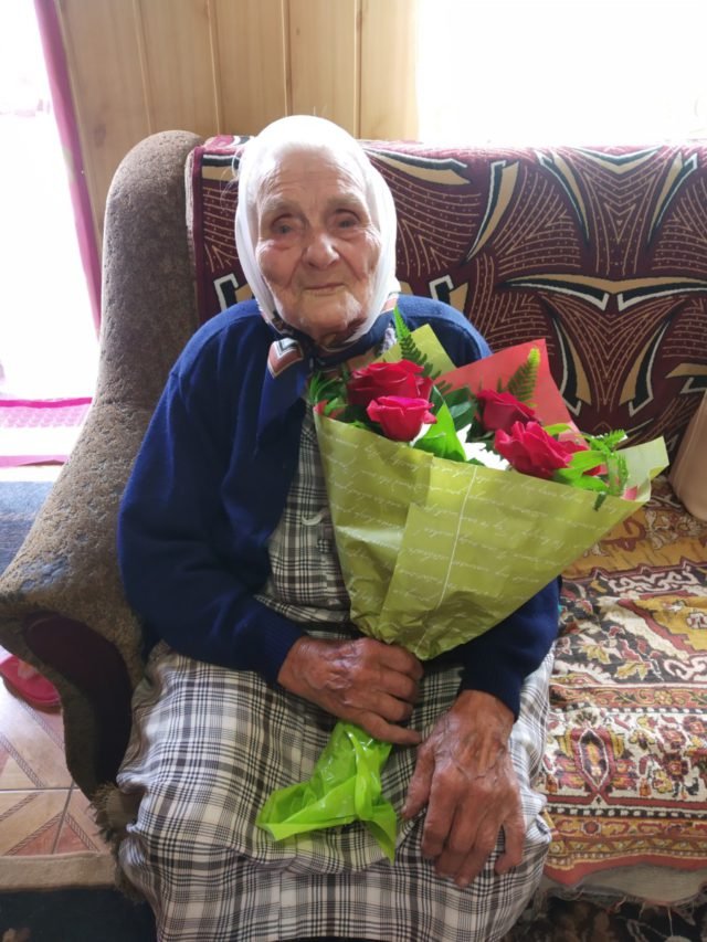 Має 4 онуки і 8 правнуків: історія 90-річної волинянки