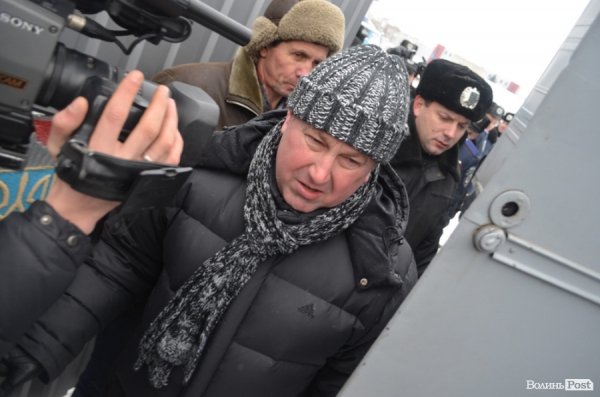 Блокування ВВшників у Луцьку: день другий. ФОТО