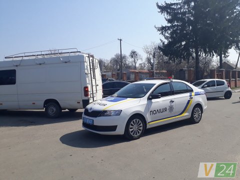 У  Гаразджі на кладовищі - скандал через шлагбаум