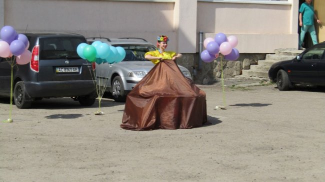 Перша трійня на Волині: виписку з пологового перетворили на шоу