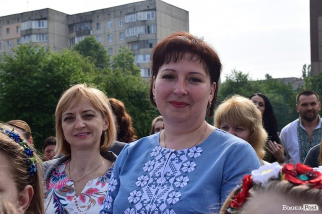 Емоції від драйву до сліз: останній дзвоник у луцькій школі №25. ФОТО