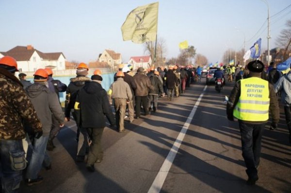 Автопробіг до Межигір'я. ФОТО