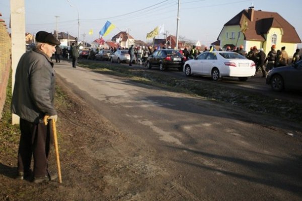 Автопробіг до Межигір'я. ФОТО