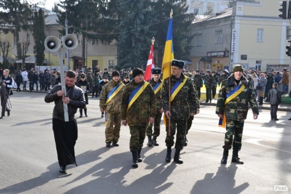  Лучани жалобною ходою та мітингом вшанували пам'ять Небесної сотні. ФОТО