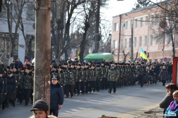  Лучани жалобною ходою та мітингом вшанували пам'ять Небесної сотні. ФОТО