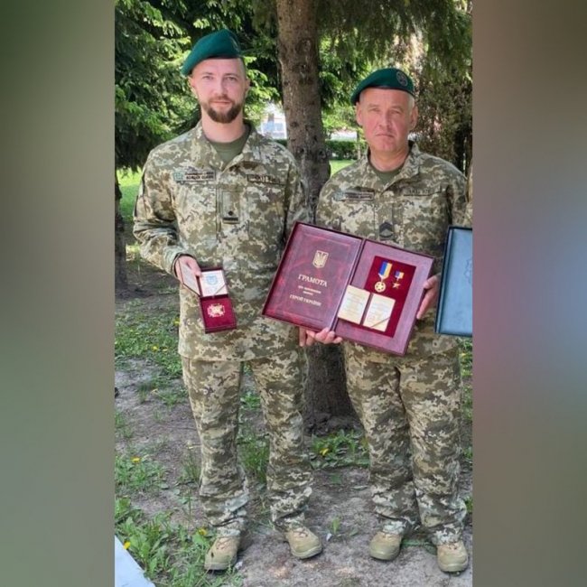 Зеленський вручив трьом прикордонникам із Волині державні нагороди