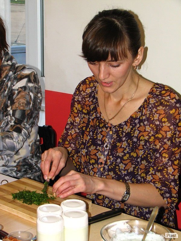 Як луцькі мами вчилися готувати йогурт. ФОТО