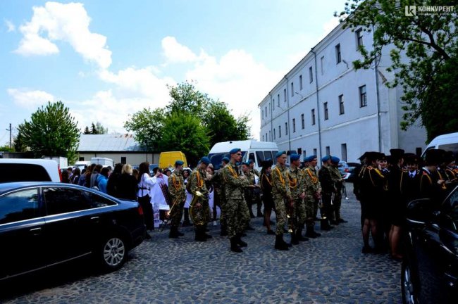 У Луцьку відбулась хода із вишитими рушниками. ФОТО