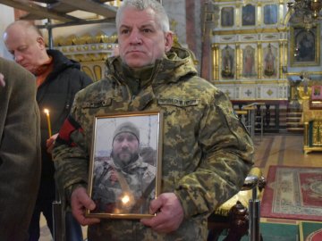 Лучани попрощалися із захисником України Валентином Бугайчуком