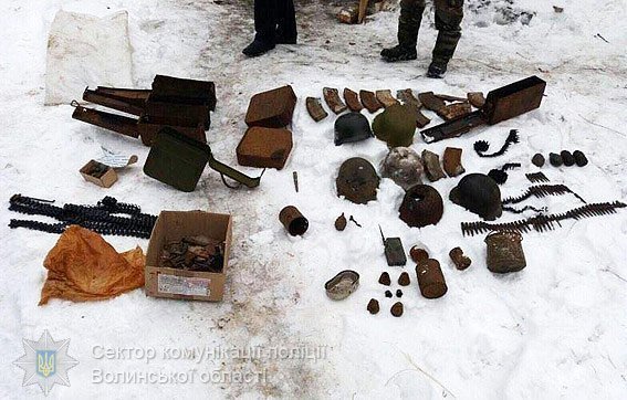 На Волині  знайшли цілий арсенал боєприпасів  