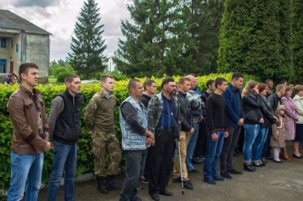 Ще одному волинському Герою відкрили меморіальну дошку. ФОТО