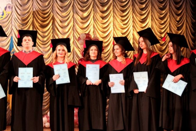 Близько тисячі студентів ЛНТУ стали магістрами. ФОТО