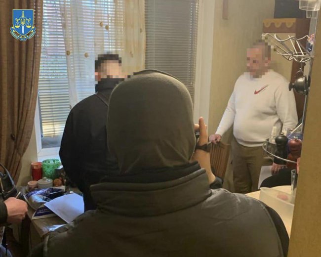 Посадовець Київської ОВА під виглядом капелана намагався шпигувати за українськими десантниками