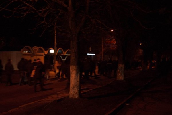 Фото нічного бунту в Луцьку