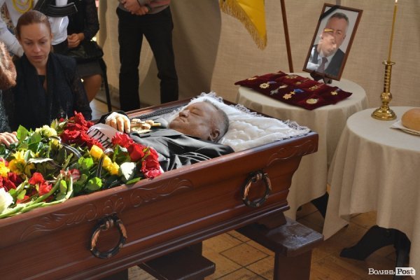 Лучани збираються на  прощання з Клімчуком. ФОТО