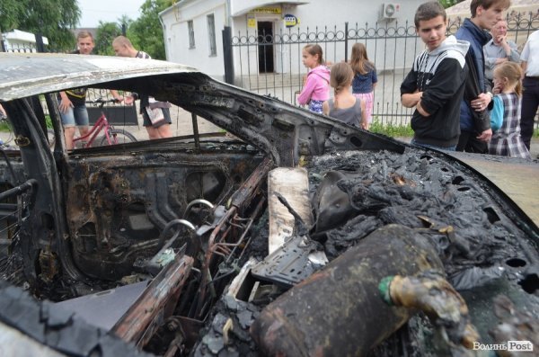 У Луцьку вщент згорів автомобіль.ФОТО