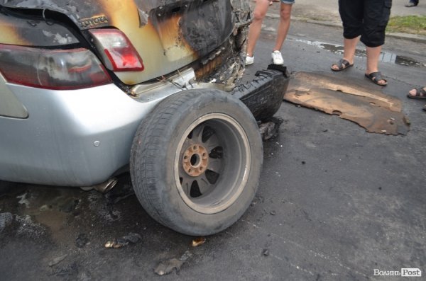 У Луцьку вщент згорів автомобіль.ФОТО
