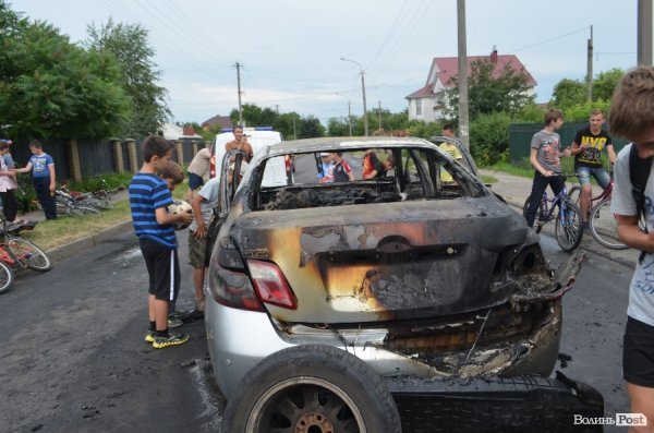 У Луцьку вщент згорів автомобіль.ФОТО