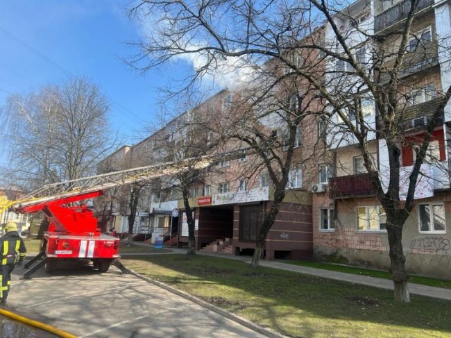 На Волині горіла квартира, власник отруївся чадним газом. ФОТО