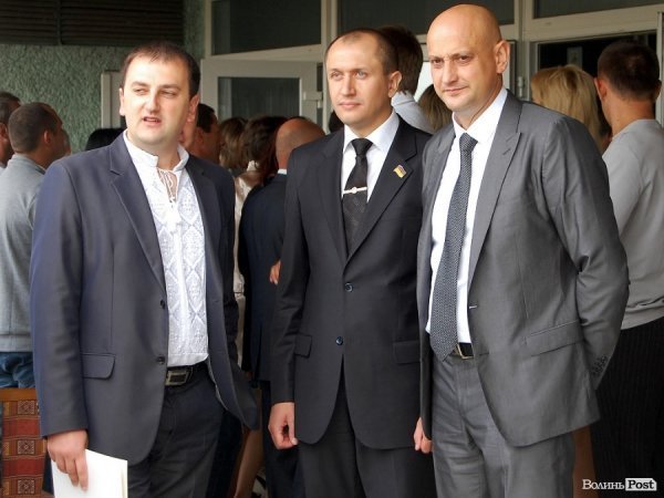 Луцькі депутати Яручик і Ткачук вітали першачків із Днем знань. ФОТО*