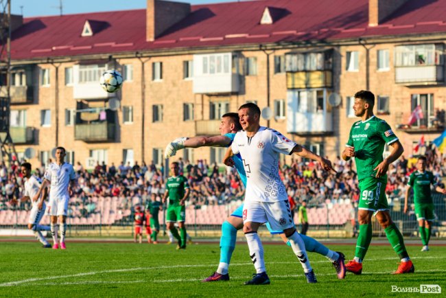 «Волинь» – «Карпати»: великий фотозвіт із нашумілого матчу