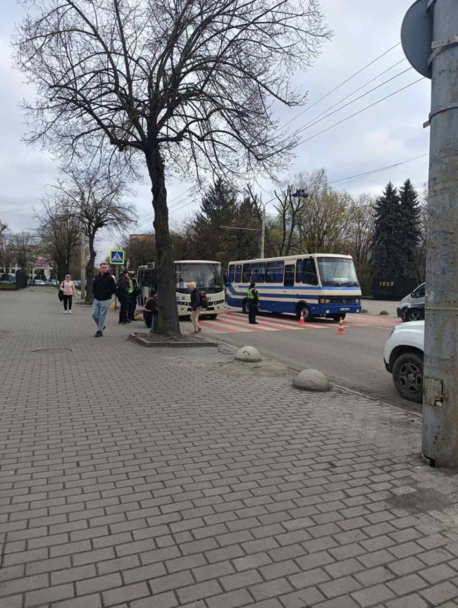 У Луцьку водій маршрутки на пішохідному переході збив 82-річну жінку