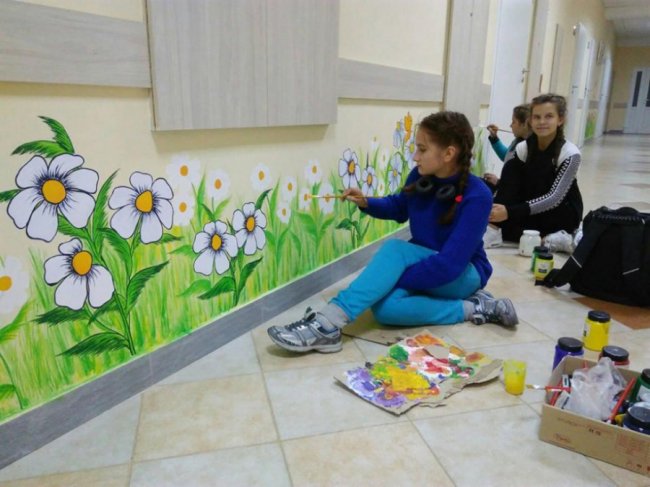 Художники перетворюють волинську лікарню на казку