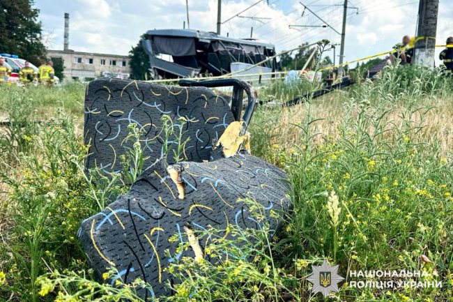 На Рівненщині потяг зіткнувся з маршруткою: четверо загиблих