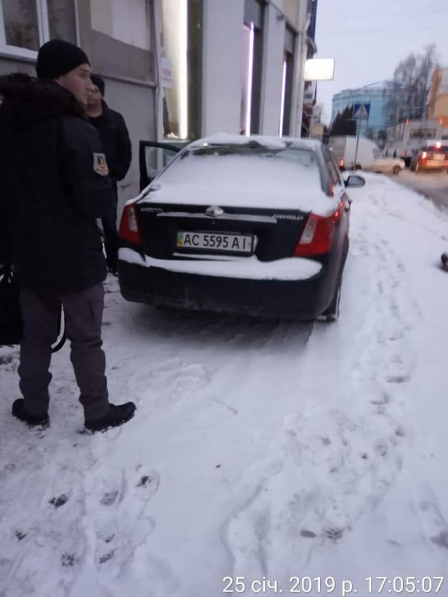 У Луцьку муніципали покарали автохамів. ФОТО