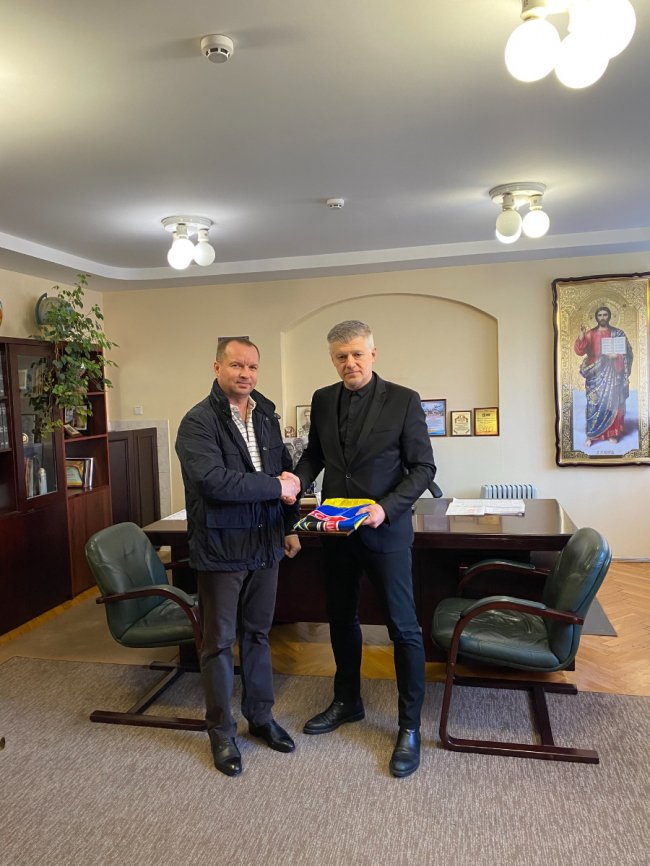 Артистам волинського драмтеатру командир 2-го стрілецького батальйону особисто подякував за допомогу