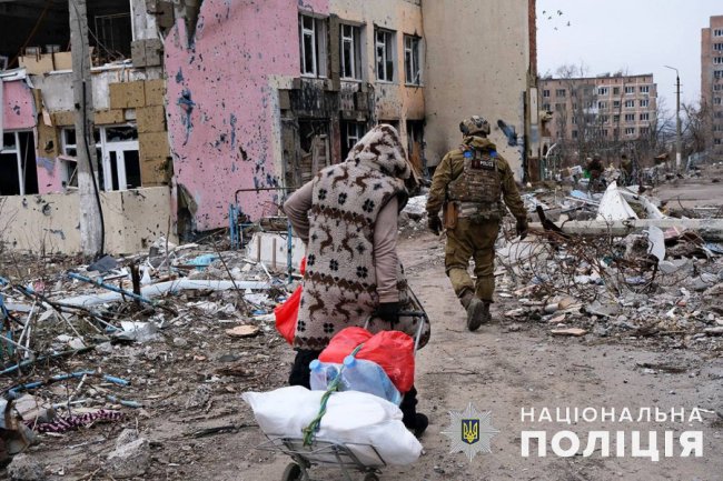 Як під землею у зруйнованому Вугледарі живуть люди: моторошні фото