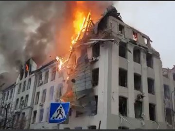 У Харкові ворожа ракета потрапила у будівлю управління Нацполіції. ВІДЕО