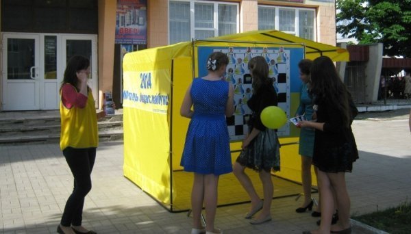 «Не голосують тільки лузери!» - волинян кличуть на вибори