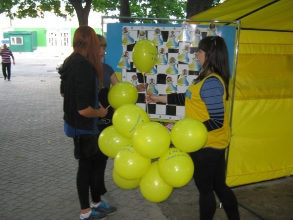 «Не голосують тільки лузери!» - волинян кличуть на вибори