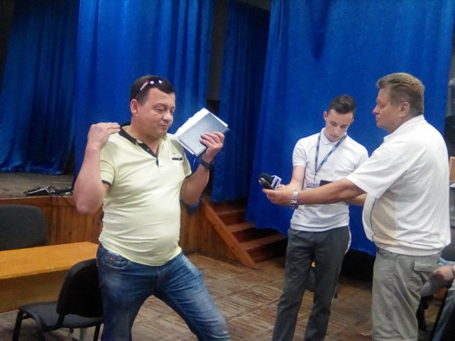 У Нововолинську теж шукають причини смороду у місті. ВІДЕО