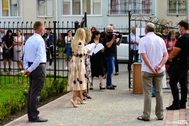 130 випускників луцьких шкіл урочисто отримали медалі: як це було. ФОТОРЕПОРТАЖ