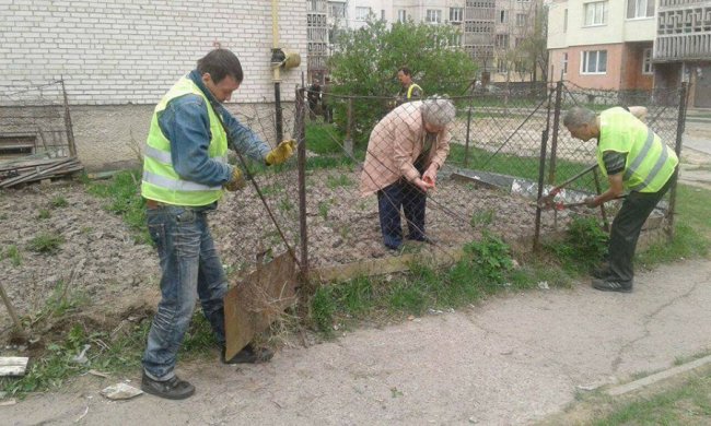 «Ці дії скоїли не працівники департаменту», – муніципали про зруйнований дитячий майданчик