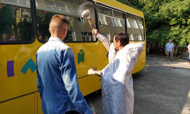 У волинській громаді з'явився новий шкільний автобус