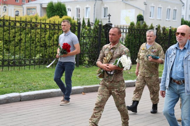 У Луцьку попрощалися з Героєм Олегом Кравцем
