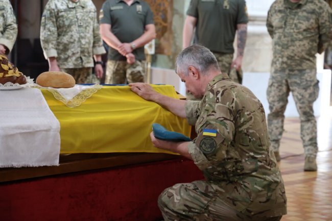 У Луцьку попрощалися з Героєм Олегом Кравцем