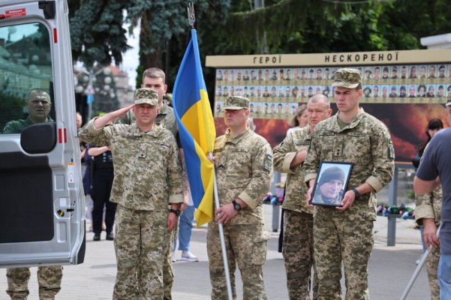 У Луцьку попрощалися з Героєм Олегом Кравцем