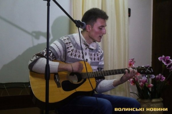 Однокласники постраждалого на Дубнівській зібрали 6 тисяч 