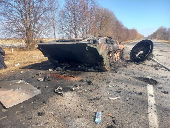 На Сумщині вщент розбили російську техніку, яка йшла на Київ. ФОТО