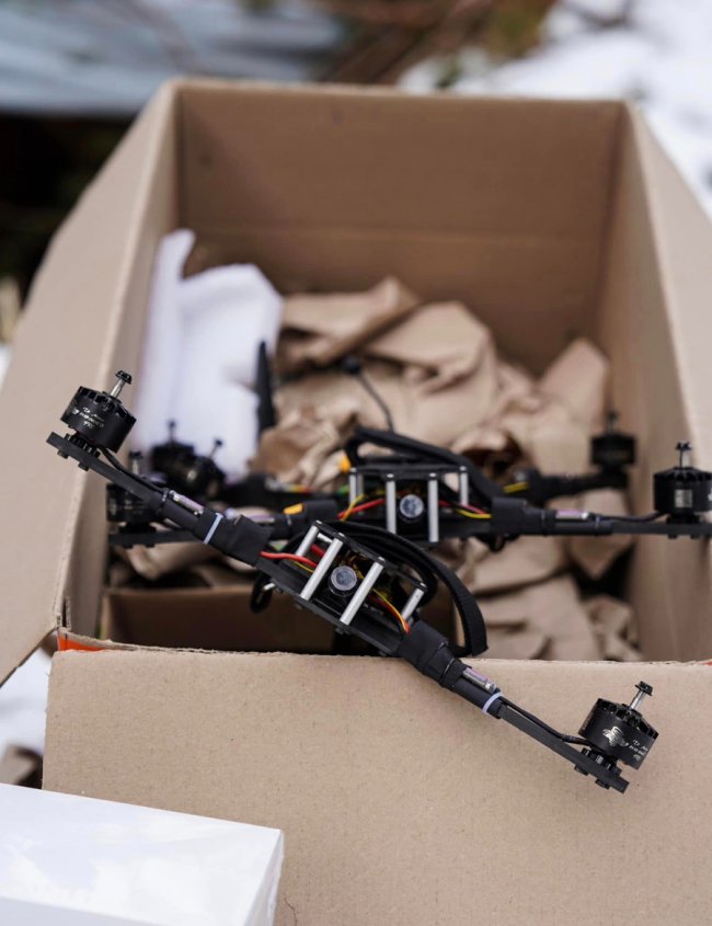 Для волинських поліцейських на фронті передали допомогу