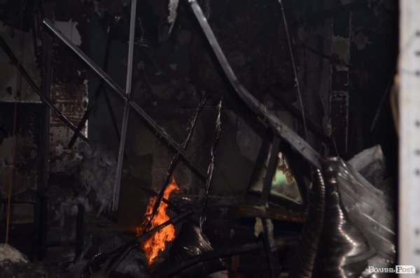 Подробиці пожежі у луцькому більярдному клубі. ФОТО