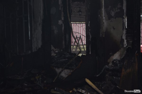 Подробиці пожежі у луцькому більярдному клубі. ФОТО