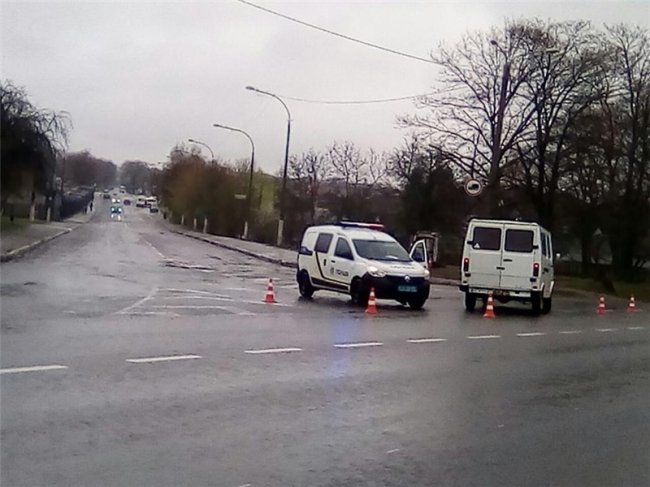 На Волині в аварію втрапив поліцейський бус, – ЗМІ. ФОТО. ВІДЕО