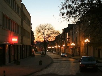 Вулиця в центрі Луцька два тижні «живе» в темряві 